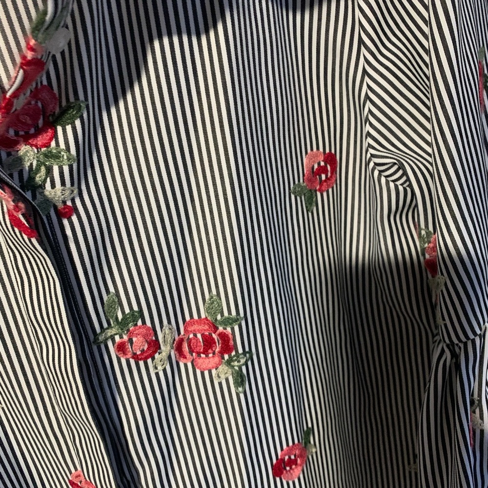 BUTTON DOWN FLORAL DRESS - Picture 5 of 5